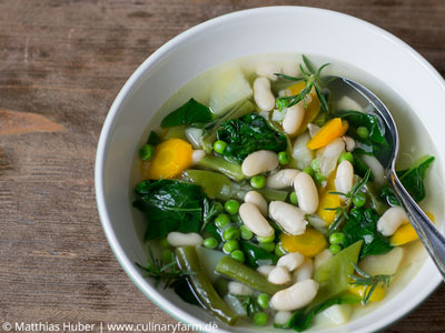 Rezepte mit Hülsenfrüchten: sommerliche Bohnensuppe